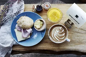 NELLE'S Coffee & Wine