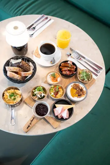 Bistro mig og Annie Ørestad