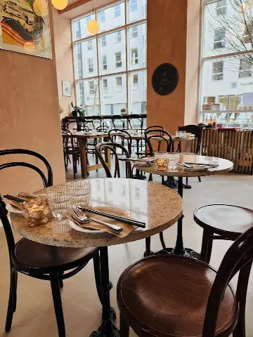 Anhs takeaway & eatery