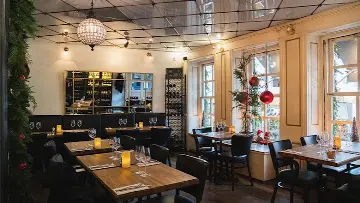 Bistro 23