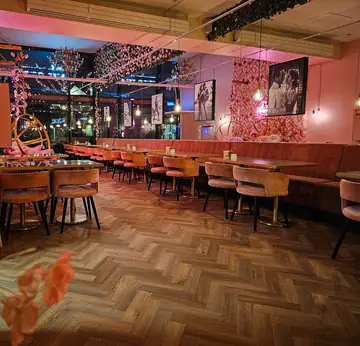 Cafe Velvet