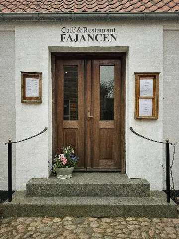 Antik & Cafe Fajance