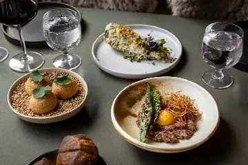 MIB Restaurant Feast