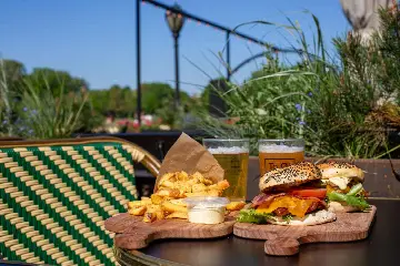 Hundens Beer Garden