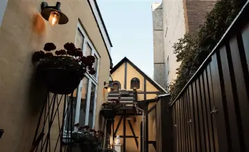Allegade 10