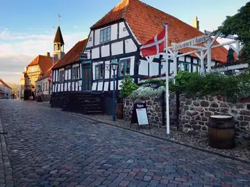 Mellem Jyder